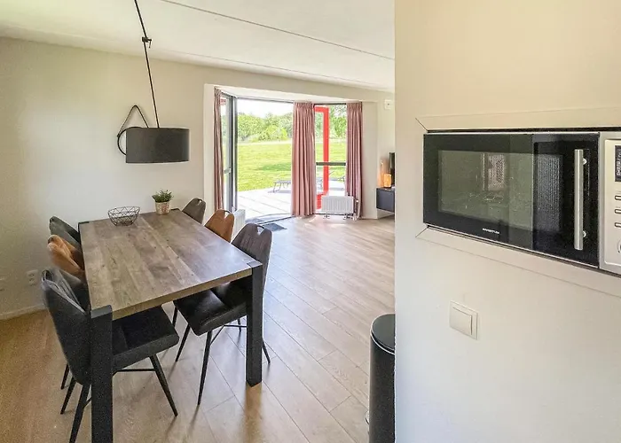 Semesterbostad Stunning In With Kitchen Ewijk