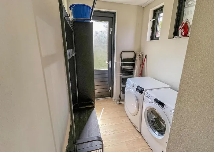 Stunning In With Kitchen 펜션